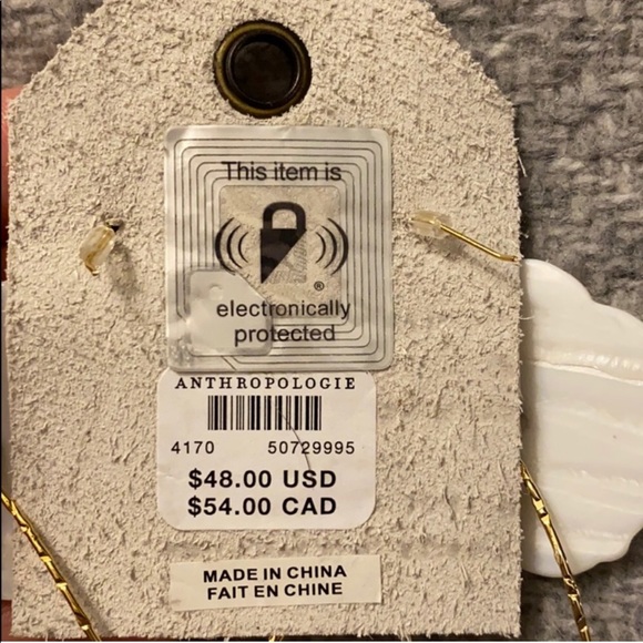 new || Gold & Mother of Pearl Flower Earrings - Picture 3 of 4